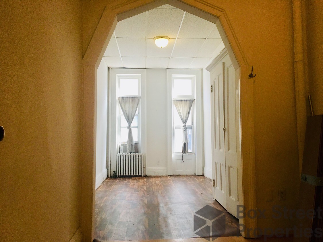 Building Photo - 203 Green St