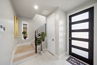 Building Photo - 3515 Hutchins St