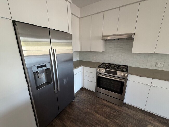 Building Photo - $2,695 / 1 BR - STYLISH & CONVENIENT HOME IN THE HEART OF FREMONT!