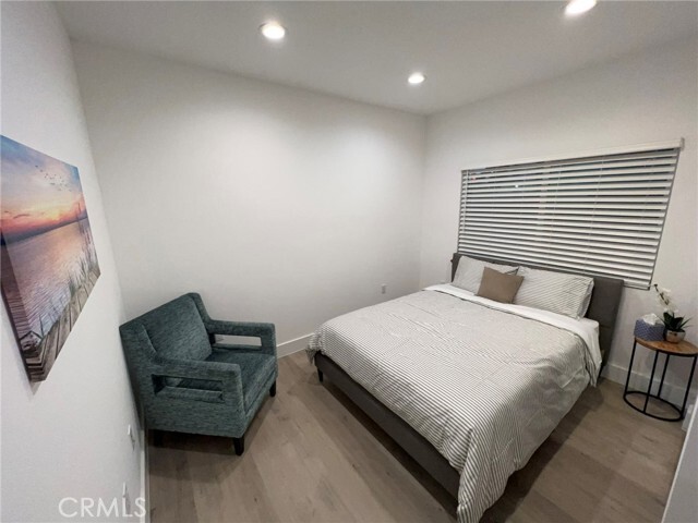 Foto del edificio - 22050 Hart St