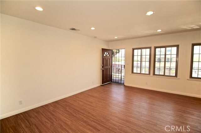 Building Photo - 6951 Simpson Ave
