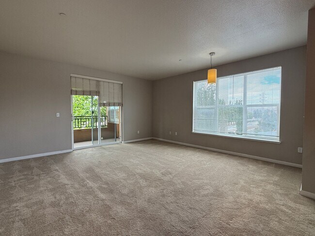 Foto del edificio - Lovely 1 Bedroom 1 Bath Condo in West San Jose
