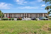 Foto principal - 102 Capri Isles Blvd