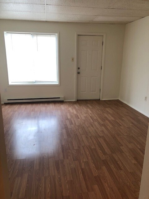 Living Room - 202 Jonathan St