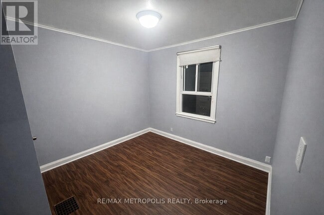 Building Photo - 61 Hart Ave