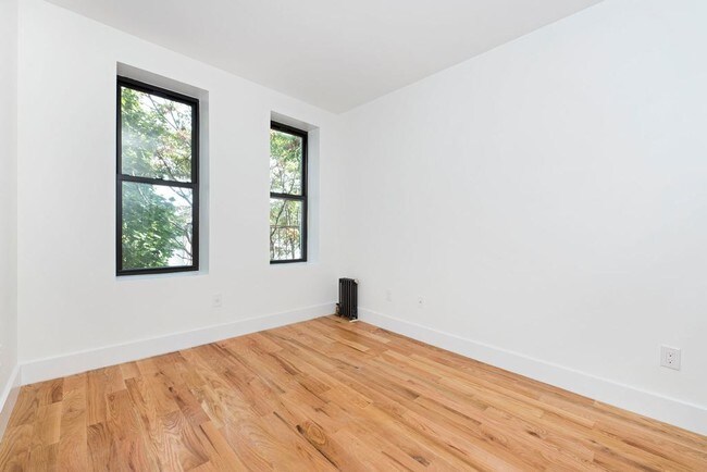 Building Photo - 1071 Cypress Ave