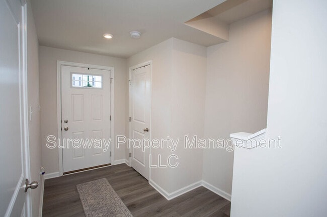 Building Photo - 9 F. Floyd Ave