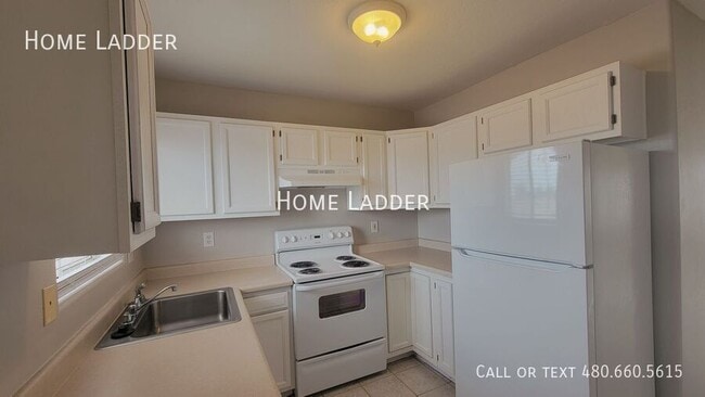 Building Photo - 10236 W Leander Dr