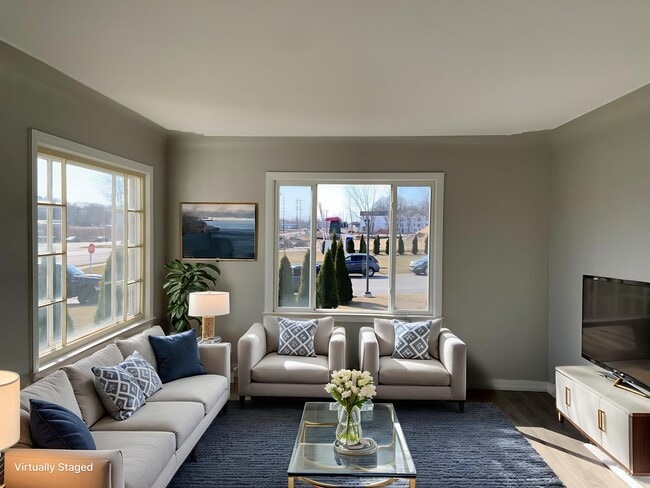 Building Photo - 343 E Lakewood Blvd