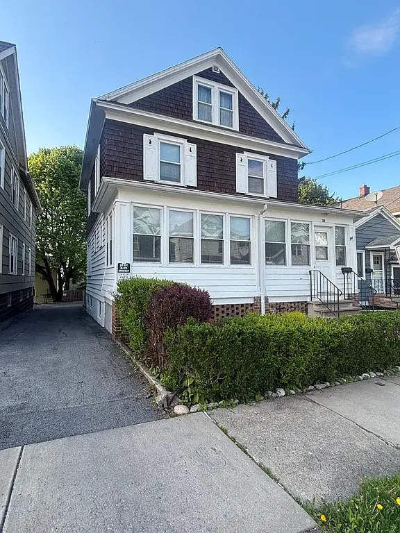 Building Photo - 452 Tennyson Ave