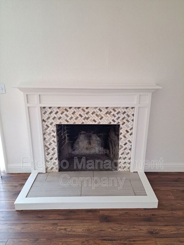 Foto del edificio - 4280 N Millbrook Ave