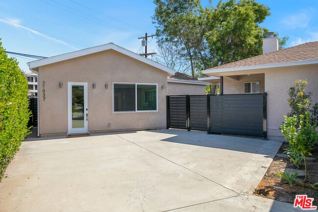 Building Photo - 21037 Costanso St
