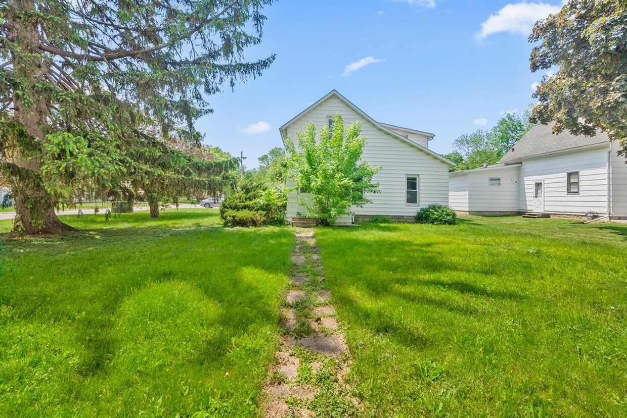 1421 Tremont St Cedar Falls House Rental in Cedar Falls, IA