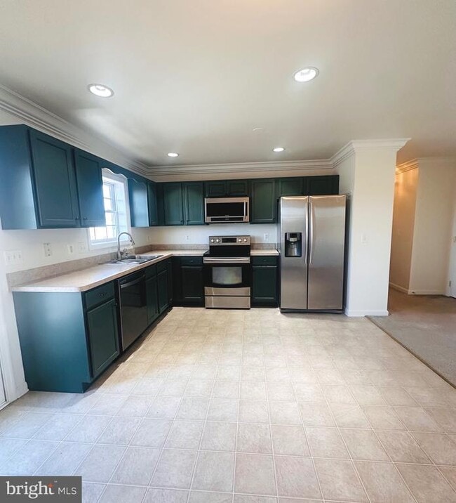 Building Photo - 92 Embassy Ct