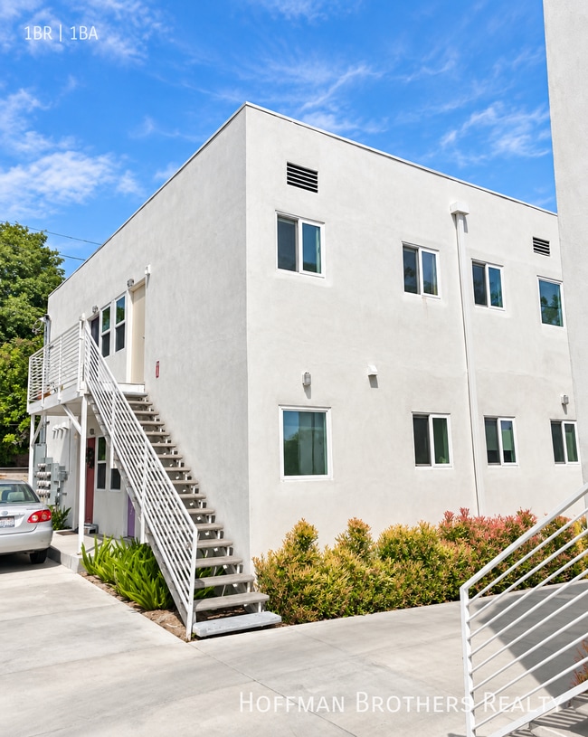 Building Photo - 419 N Coronado St
