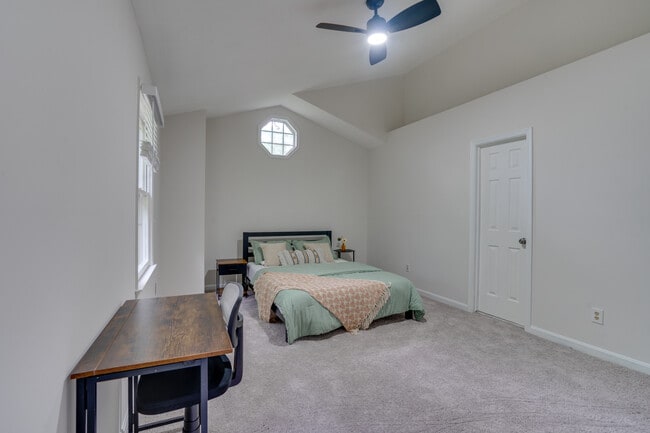Foto del edificio - 3700 Roxbury Ln