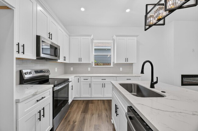 Foto del edificio - 8215 Gladstone St