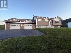 Building Photo - 69 Bayview Dr
