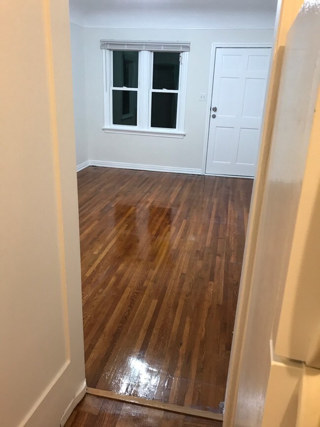 Sala de estar - 1941 Butler Ave