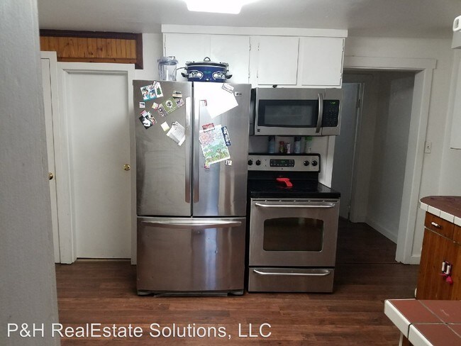 Foto del edificio - 617 7th St NE