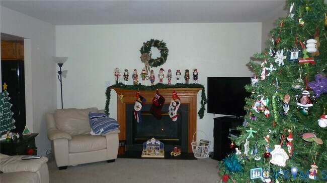 Foto del edificio - 5633 Lake Sharon Dr