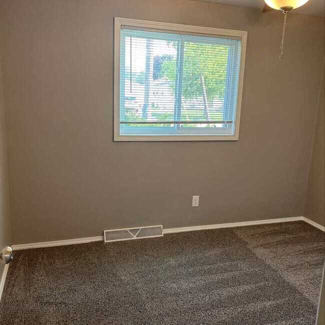 Foto del edificio - 1511 W 4th St