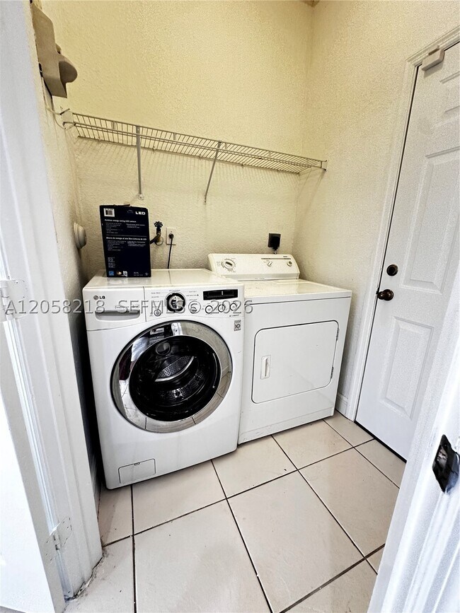 Foto del edificio - 14521 SW 13th Terrace