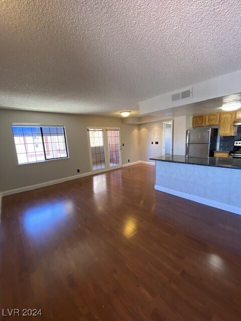 Building Photo - 4110 Sanderling Cir