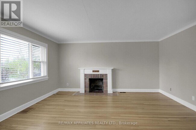 Building Photo - 312 Mountbatten Ave