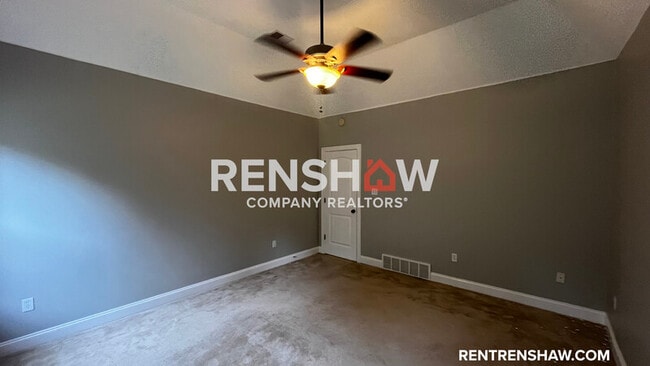 Building Photo - 220 Armour Rd