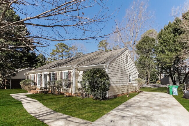 Foto del edificio - 1009 Falls Church Rd