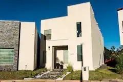 Primary Photo - 1007 Rio Balsas St