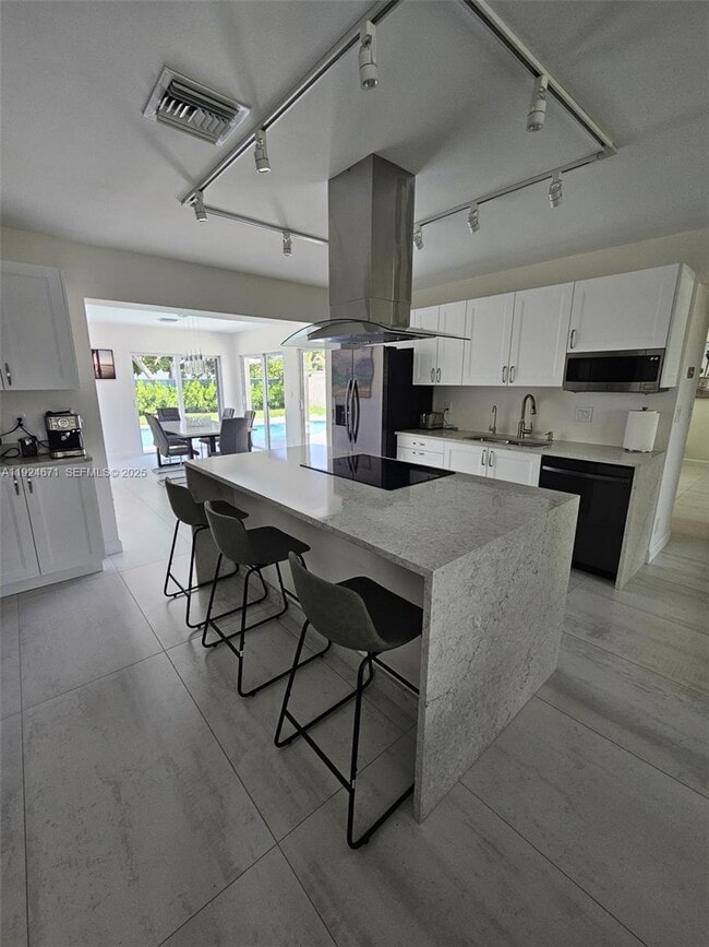 Building Photo - 1001 SE 14th Dr