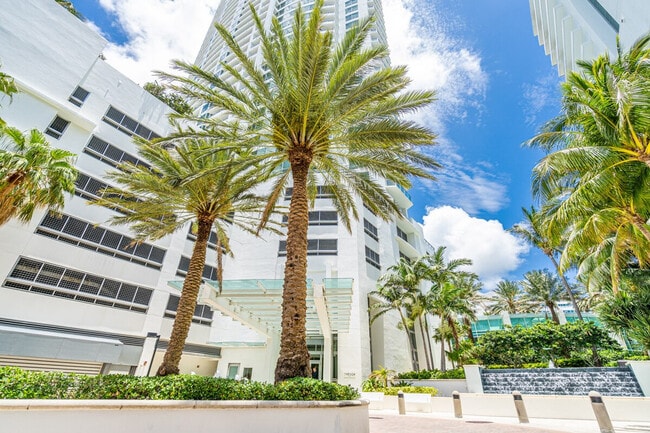 Foto del edificio - 4401 Collins Ave