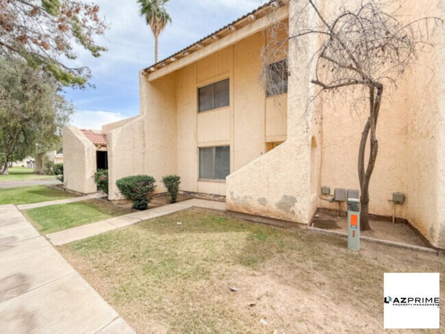 Foto del edificio - Modern 3/2.5 Glendale Townhome - Villa Charme!
