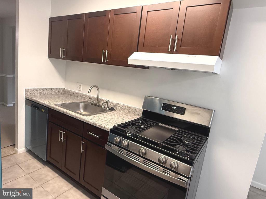 Foto principal - 3300 Woodburn Village Dr