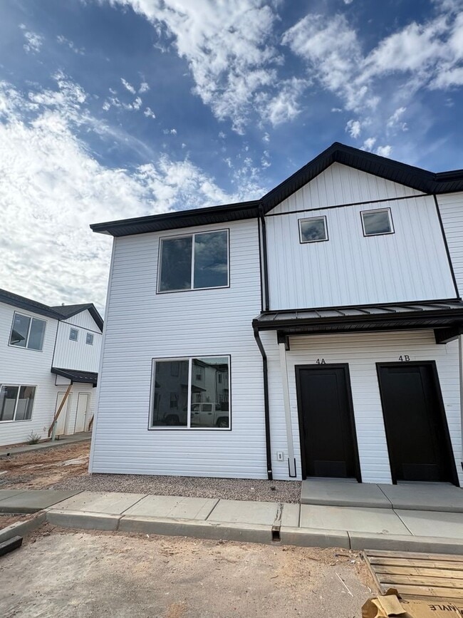 Building Photo - 1681 W 2925 N