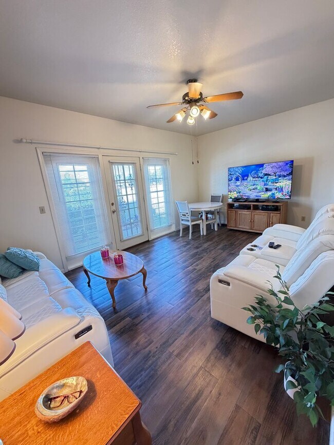 Building Photo - Temple View Condo 55+ active adult community
