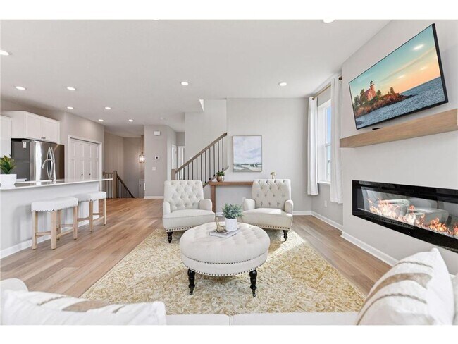 Building Photo - Minnetrista 3 Bedroom Townhome