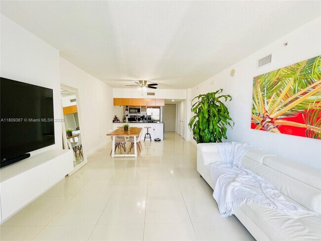 Foto del edificio - 1750 N Bayshore Dr