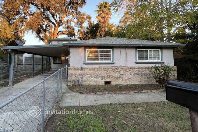 Building Photo - 425 Jasmine Ave