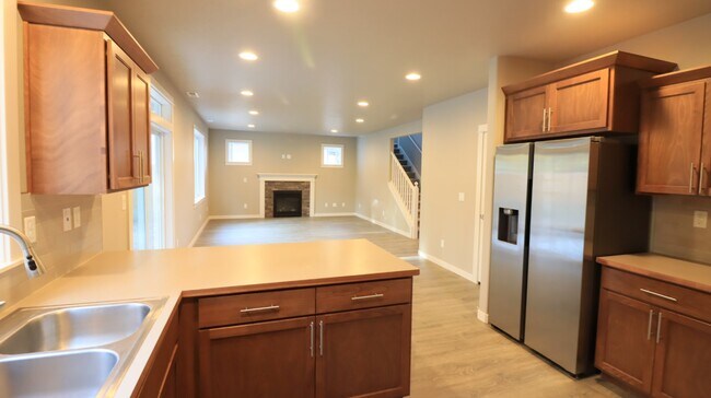 Foto del edificio - Rare 5/3 home in SE Bend