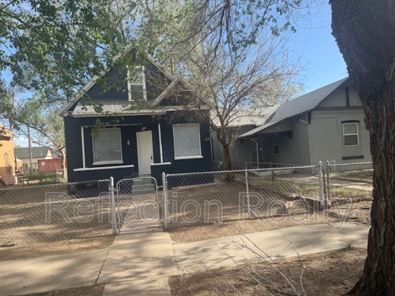 Primary Photo - 716 E 2nd St
