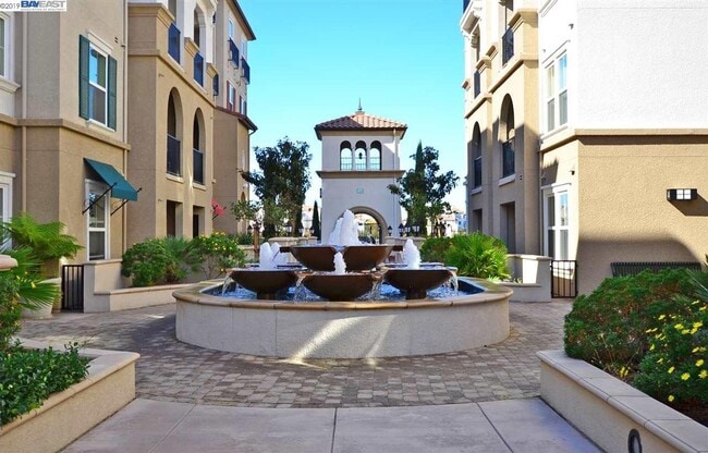 Building Photo - Wonderful Dublin Condo
