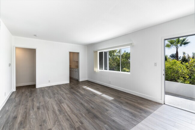 sala de estar - 1724 1/2 Rotary Dr