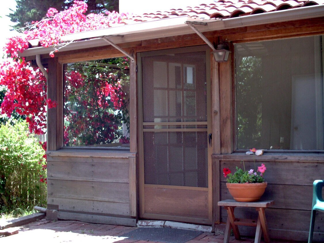 149 Ardmore Rd Unit Cottage, Kensington, CA 94707 Apartments in