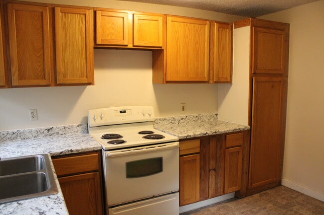 Building Photo - 3861 E Roseberry St
