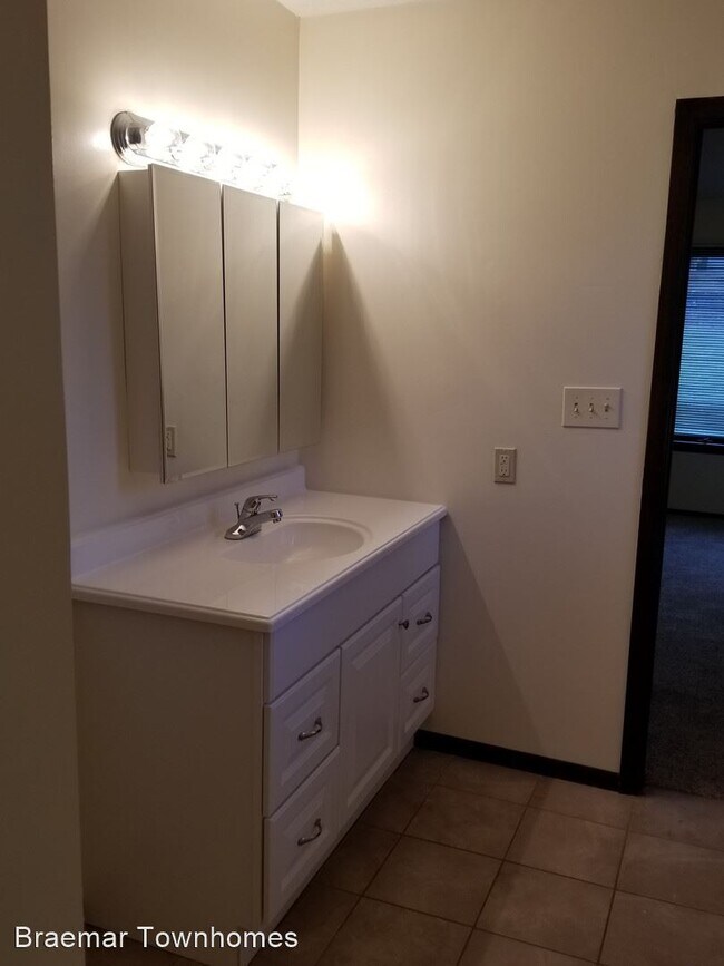 Foto del edificio - 3 br, 2 bath House - 529 Fairchance Rd.