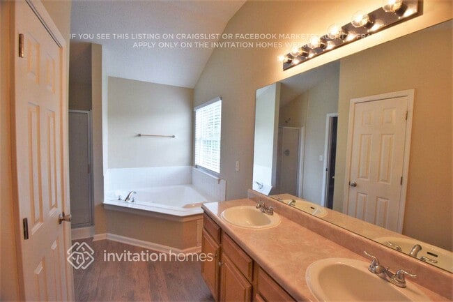 Building Photo - 6864 Foxfire Pl