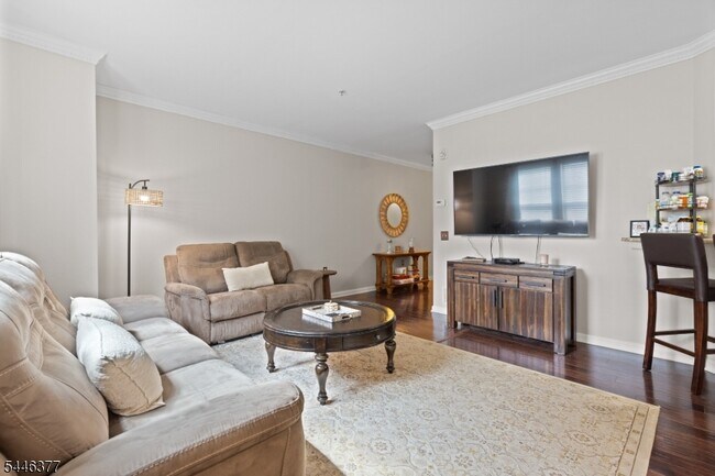 Building Photo - 407 River Place